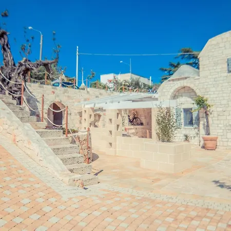 Navolte Trulli E Quiete Con Piscina Holiday home Locorotondo