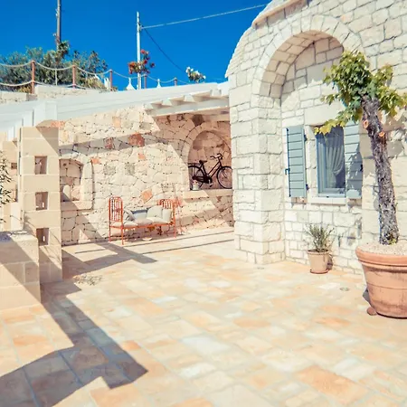 Holiday home Navolte Trulli E Quiete Con Piscina *