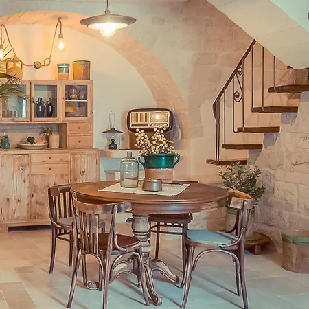 Navolte Trulli E Quiete Con Piscina