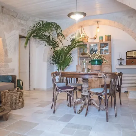 Сasa de vacaciones Navolte Trulli Con Piscina & Relax A *