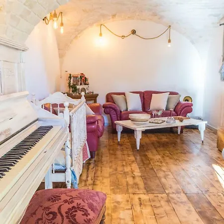 Navolte Trulli E Quiete Con Piscina Holiday home Locorotondo