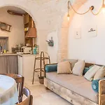 Navolte Trulli Con Piscina & Relax A Ferienhaus Locorotondo