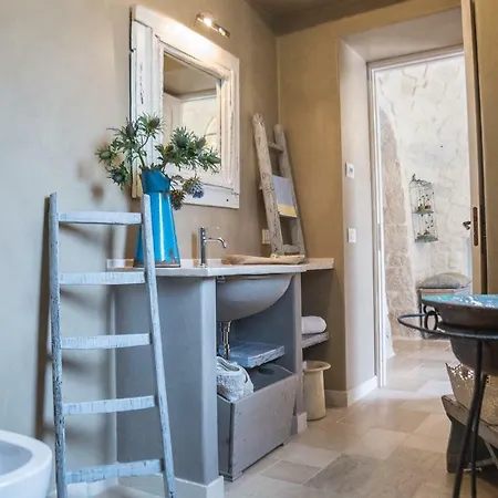 別荘 Navolte Trulli Con Piscina & Relax A ロコロトンド
