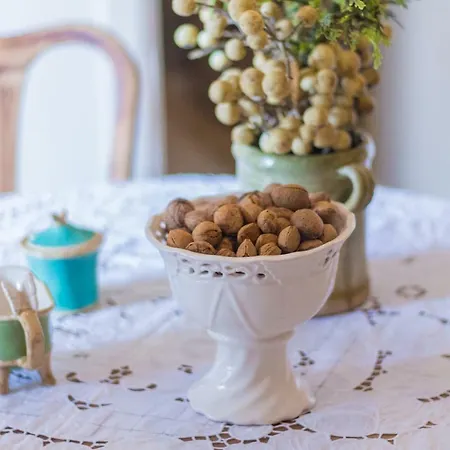 Navolte Trulli Con Piscina & Relax A * ロコロトンド