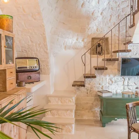 別荘 Navolte Trulli Con Piscina & Relax A ロコロトンド