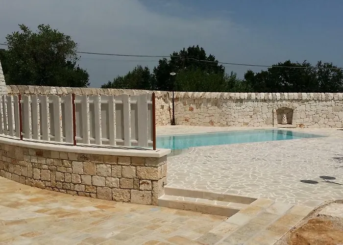 Navolte Trulli Con Piscina & Relax A בית נופש