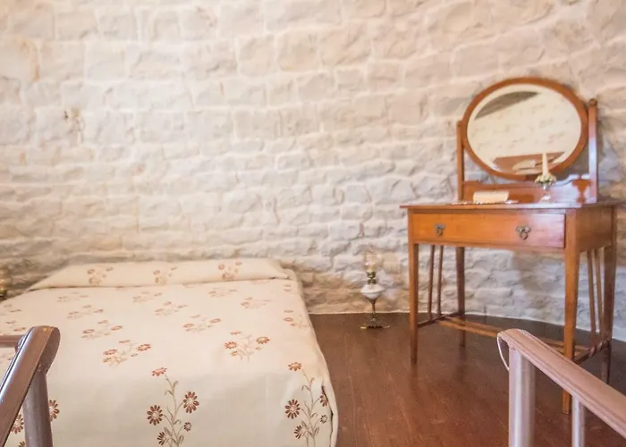 Navolte Trulli Con Piscina & Relax A בית נופש לוקורוטונדו